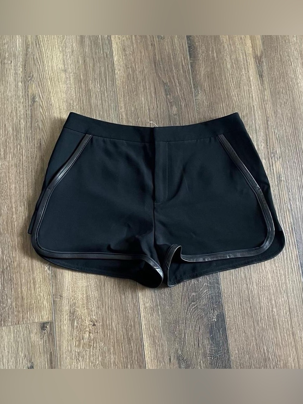Rag & Bone Black shorts with Leather trim
Platini Shorts